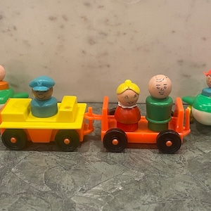 FISHER PRICE Little People Set…Plastic Airplanes, Wagon w/5 Wooden & Plastic Figures…Fisher Price Toys…Vintage Toys…Lot of 9…1960s/70s #944