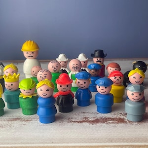 LITTLE PEOPLE FIGURES…Fisher Price…Set of 26…18 People, Dogs, Cowboys, Oversize…Wooden and Plastic Figures…Pretend Play…Nice Vintage Set!