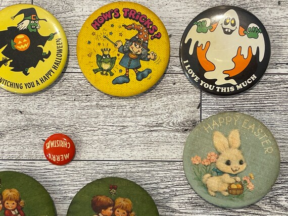 14 HOLIDAY BUTTONS…Vintage Lot…Halloween, Christm… - image 4