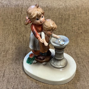 LEFTON CURIOUS CHILD Figurine…07821…Girl/Boy Looking at Bird…Hand Painted…Taiwan #114