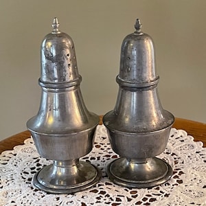 PEWTER Salt and Pepper Shakers...Woodbury Pewters...Vintage #330