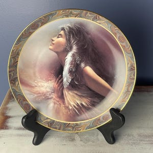 洋書 BRADFORD EXCHANGE Amazon.com: Bradford Exchange Dreaming in The Attic Plate from The