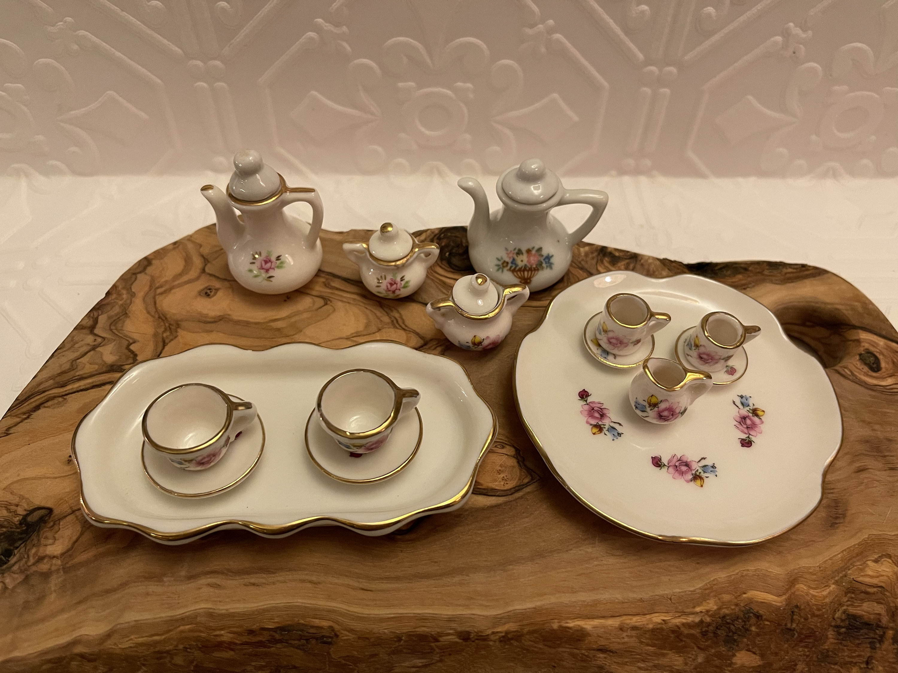 19 PIECE TEA Set…miniature…rose Design… Porcelain…gold Edging…taiwan ...