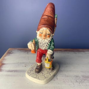 GNOME PAINTER FIGURINE…Goebel… Hummel Figurine…”Kuni the Painter” Profession Gnome…Holding Paint & Bucket…Well 915…West Germany…1970 #W.Bx16