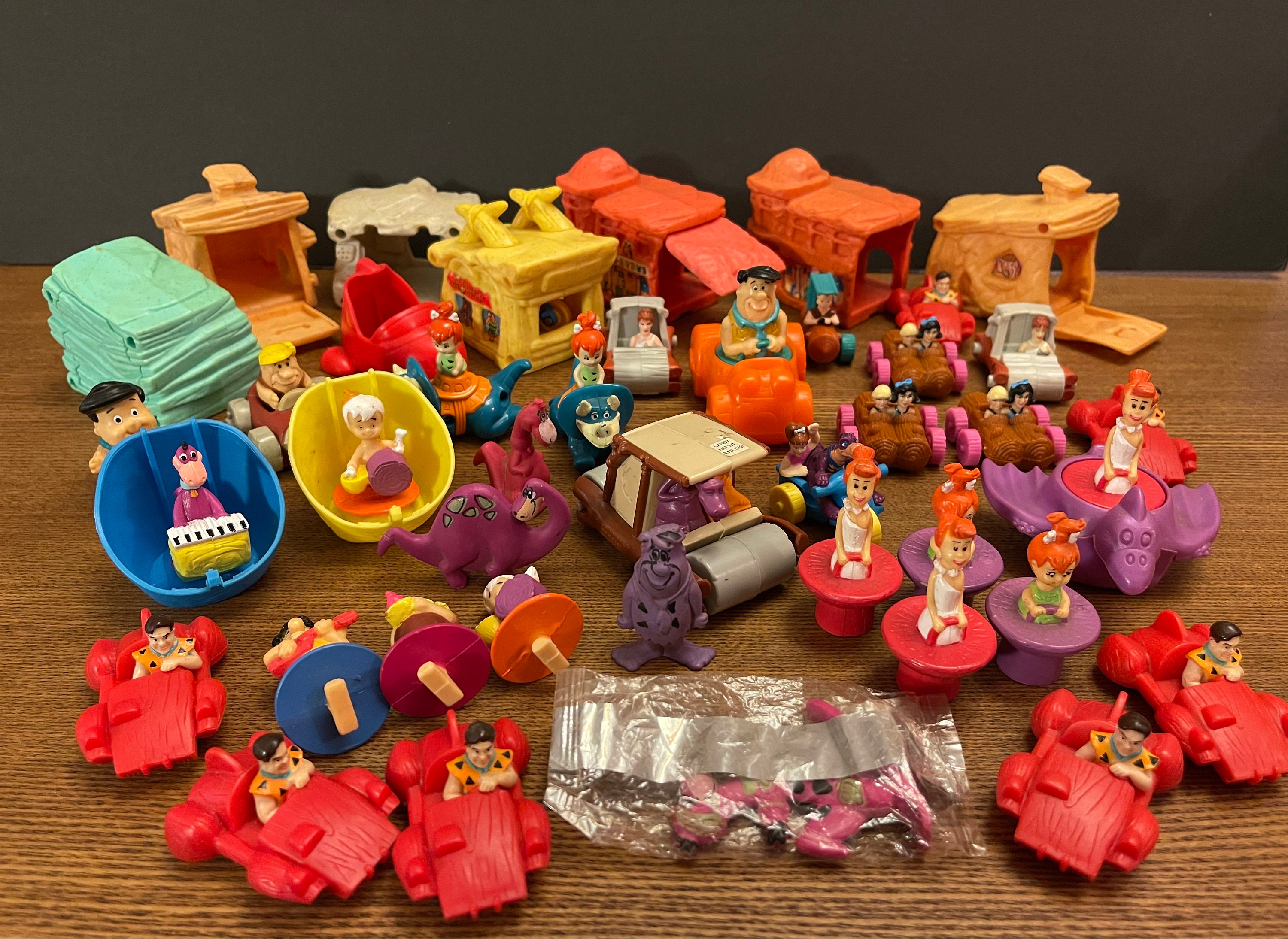 FLINTSTONES COLLECTIBLES Setover 45 Pieces in Allmcdonalds image