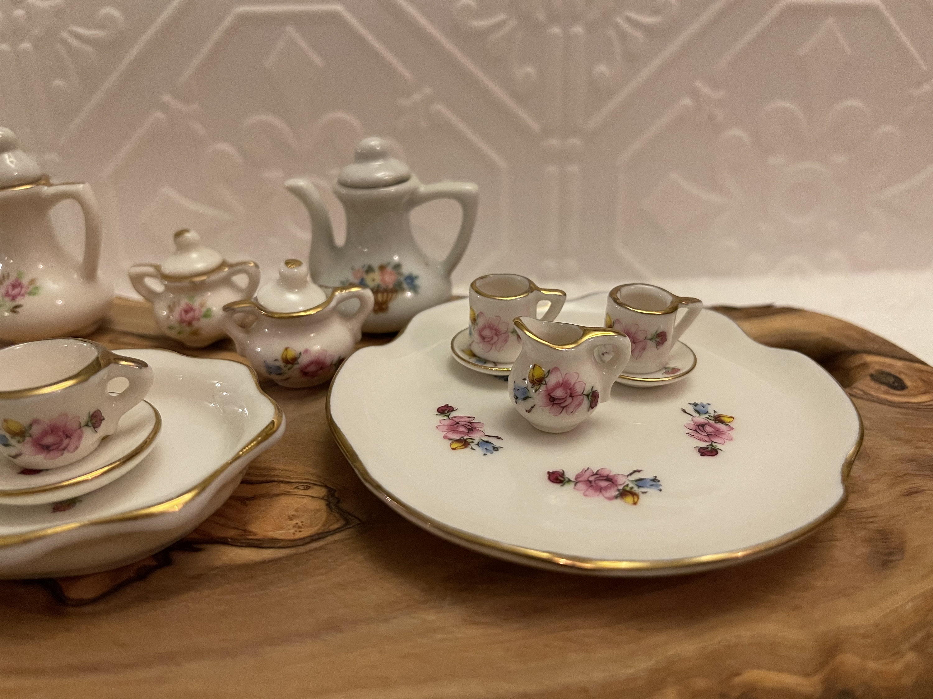 19 PIECE TEA Set…miniature…rose Design… Porcelain…gold Edging…taiwan ...