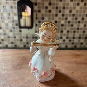 LEFTON MUSICAL ANGEL Figurine…Gold Halo and Instrument…Spaghetti Trim Hair…Hand Painted…Christmas…Home Decor…KW8192…Japan…1960s #247
