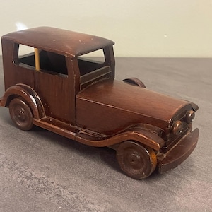 CAR MUSIC BOX…C.G…Wooden Vintage Car…Dark Wood…Handcrafted…Metal Back Winder…Vintage Automobile Decor…Taiwan…1982 #W.Bx14
