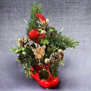 SANTA’S BOOT GREENERY Planter…Lefton…Ceramic Planter /Greenery, Snowman Pinecone Ornament, Christmas Balls/Styrofoam Insert…Japan…1960s #Ch