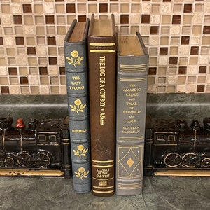 TRAIN BOOKENDS…Locomotive…Set of 2… Bookshelf Accessory…Red Ware…1960s…Book Holder…Black…Reflective…Felted Bottoms…Hand Painted…Japan #703