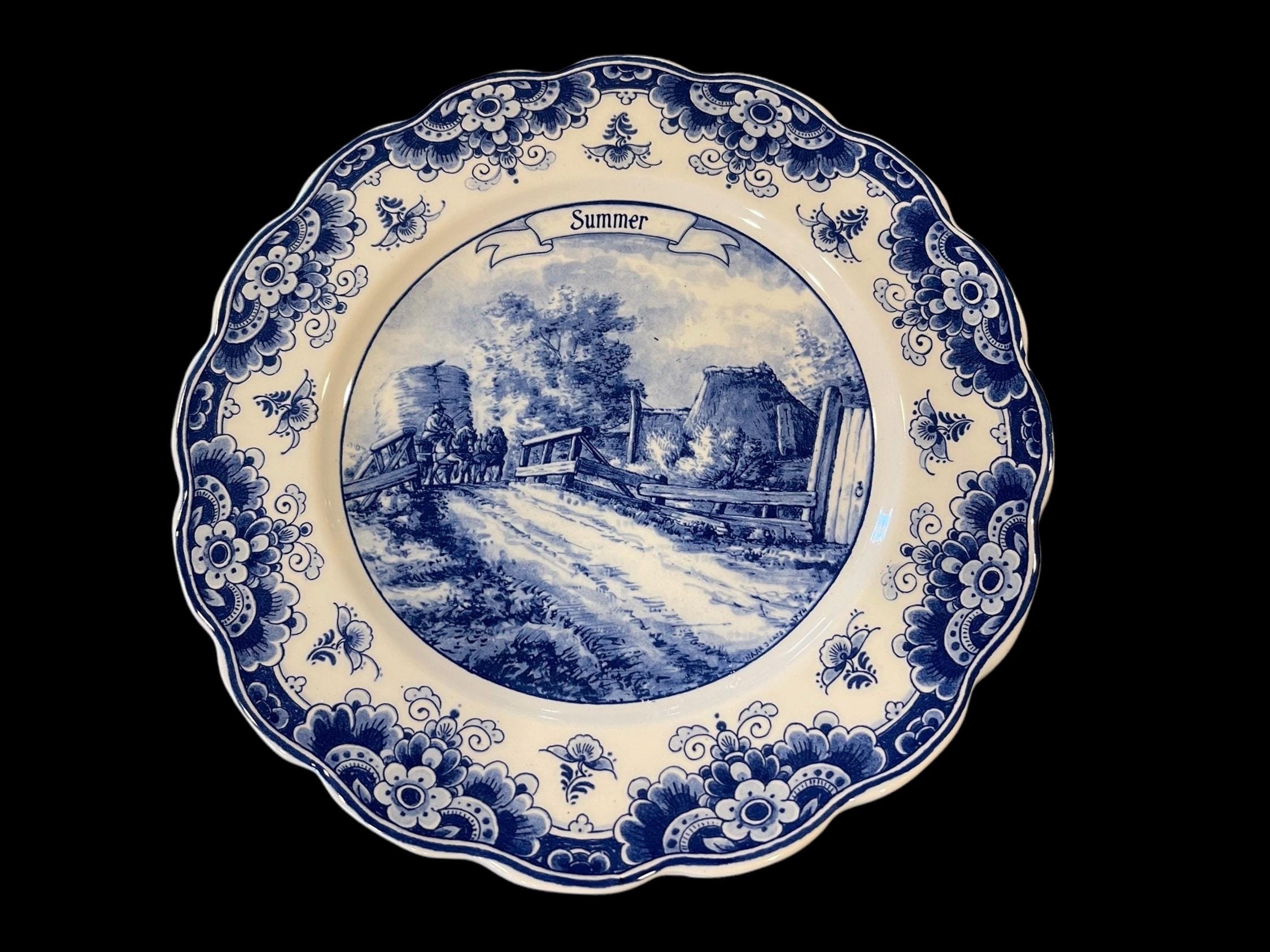 DELFT SUMMER PLATE…11”…Gist-brocades…Delft Blue…”Season’s Greetings”…Collectible Plate…Blue and White…Handwork…Holland…1991  #000BgBx