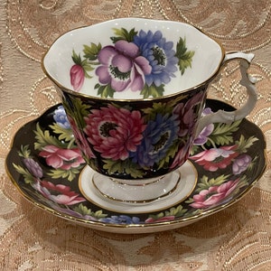 ANEMONE TEACUP & SAUCER…Royal Albert…Black Floral w/ Colorful Flowers…Bouquet Series…”Anemone”…Scalloped…Gold Accents…Bone China…1960s #139