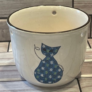 COUNTRY PLANTER…Three Side Designs…Farmer, Gardener, Cat…Fabric Motif…3 Built-in Holes for Hanging…Spotted Ceramic/Bisque…Korea…1970s #355D