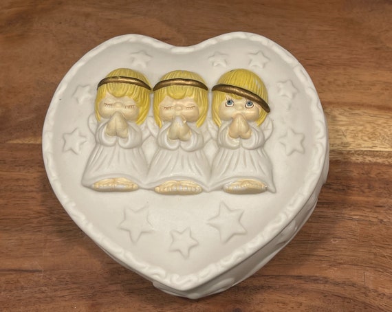HALLMARK PRAYING ANGEL Covered dish…Heart Shaped…… - image 9