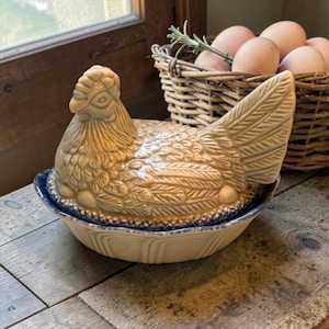 CHICKEN ON NEST Pottery Dish…Small Pottery Chicken Laying  on Small Eggs…Scalloped, Blue Speckled Rim…Glazed Finish…Vintage China