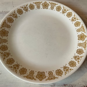 CORELLE “BUTTERFLY GOLD” Dinner Plates…Set of 6…White with Gold Butterfly and Flower Pattern…Replacement Pieces…1970s