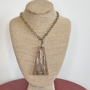 Vintage Sarah Coventry Wooden Abstract  Pendant Necklace Gold Tone Chain 60s MCM Mod