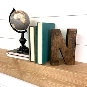 Letras de madera gruesas recortadas, letras de madera de 6 a 14 pulgadas de alto, letras decorativas de madera teñida grandes, letras de madera en pie