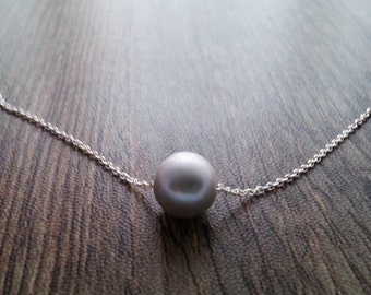 Choker with a single freshwater pearl and sterling silver chain. Fine Sterling Silver Chain Necklace. Single Freshwater Pearl Necklace