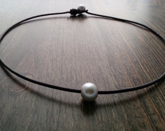 Leather choker and pearl