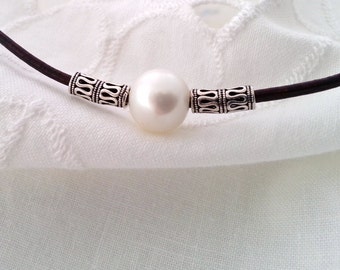 Collana girocollo in pelle, argento sterling e perle d'acqua dolce