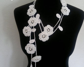 Crochet Rose Necklace, Crochet Neck Accessory, Flower Necklace, White, 100% Cotton.