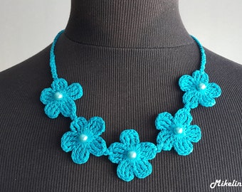 Crochet Necklace, Crochet Neck Accessory, Flower Necklace, Aquamarine Color, 100% Cotton.
