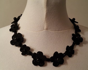 Crochet Necklace, Crochet Neck Accessory, Flower Necklace, Black, 100% Cotton.