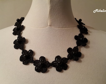 Crochet Necklace, Crochet Neck Accessory, Flower Necklace, Black, 100% Cotton.