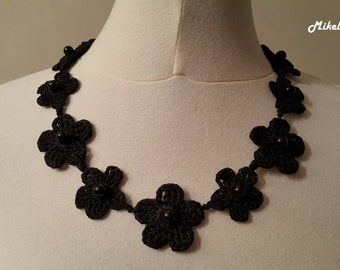 Crochet Necklace, Crochet Neck Accessory, Flower Necklace, Black, 100% Cotton.
