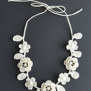 Crochet Rose Necklace, Crochet Neck Accessory, Flower Necklace, Ivory, 100% Cotton. image 3