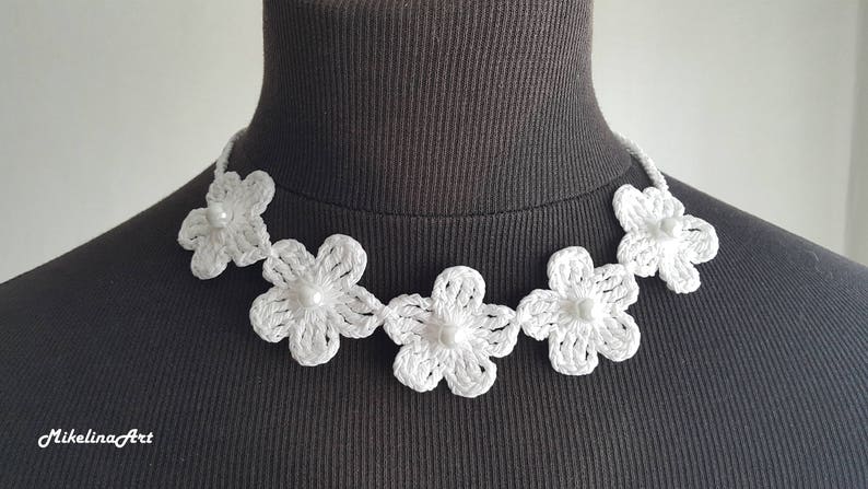 Crochet Necklace, Crochet Neck Accessory, Flower Necklace, White, 100% Cotton. image 2