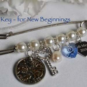 Wedding Keepsake, Personalised, Traditional, Something Old, New, Borrowed, Blue, Lucky horseshoe, Sixpence, Natural Pearl, Gift for Bride Key charm