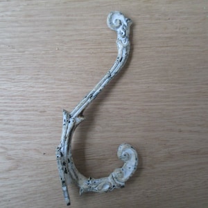 PACK OF 5 WHITE patina distressed French ornate finish Cast iron Rustic hat and coat hooks vintage retro old antique style hanging hooks peg