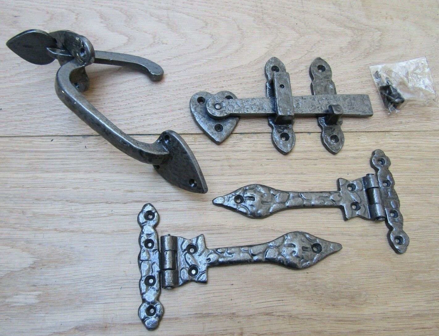 15'' Spear End Door Tee Hinges in Black Cast Iron pair 