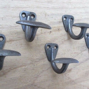Pack Of 5 BOWLER SINGLE ROBE hook Cast iron Rustic hooks vintage retro old antique hanging hooks pegs Antique Iron
