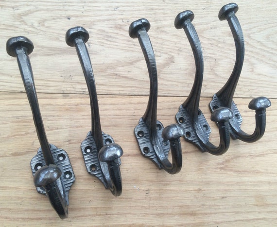 Pack of 5 LINED RIDGED Cast Iron Rustic Hat and Coat Hooks Vintage Retro  Old Antique Hanging Hooks Pegs ANTIQUE Iron 