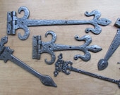 PAIR of HINGES cast iron rustic door tee t hinges vintage old retro cottage country victorian style Antique iron