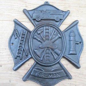 FIREMAN EMBLEM Sign plaque wall mounted fire fighter Rustic vintage cast iron wall door hanging shield gift memorabilia