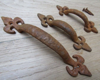 FLEUR DE LYS gothic cast iron rustic vintage Pull handle cabinet cupboard door Pull Handles decorative ornate fancy Rust finish