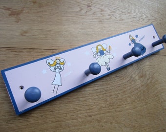 Lila Rosa FEE ENGEL PRINZESSIN Holz Mädchen Kinderzimmer Schule Garderobe Kleiderbügel Aufhängehaken Schiene Rack Kinderzimmer Flur Kinderzimmer