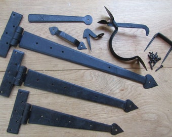 HAND FORGED ARROW End blacksmith iron traditional old english cottage country rustic door t tee hinges and Suffolk latch in 12"/15"/18"