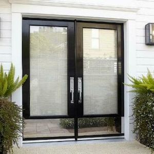 PUERTA FABRICADA EN BRITÁNICA Placa de protección de acero inoxidable pulido Placa de reparación Parte inferior de la puerta Protector de protección de empuje de patada de metal Tira protectora