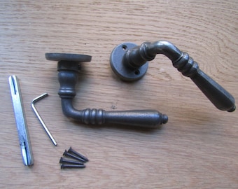 Pair Of TONTO CAST IRON lever on rose door handles old vintage retro style lever latch door handles