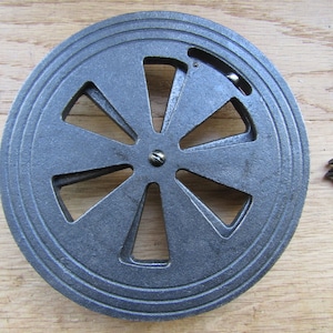 ROUND/CIRCLE  Vintage Victorian Style Rustic Ventilation Grille Wall floor Air Vent open shut cover Adjustable hit & Miss Open shut slotted