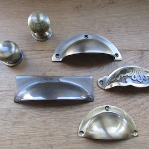 SOLID BRASS ANTIQUE Brass Victorian Kitchen furniture cabinet cupboard drawer pull handles knobs rustic vintage retro upcycle restoration