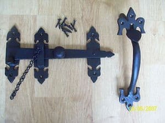 cottage latch old English PAIR OF CORONET cast iron door t tee hinges cottage latch old English PAIR OF CORONET cast iron door t tee hinges