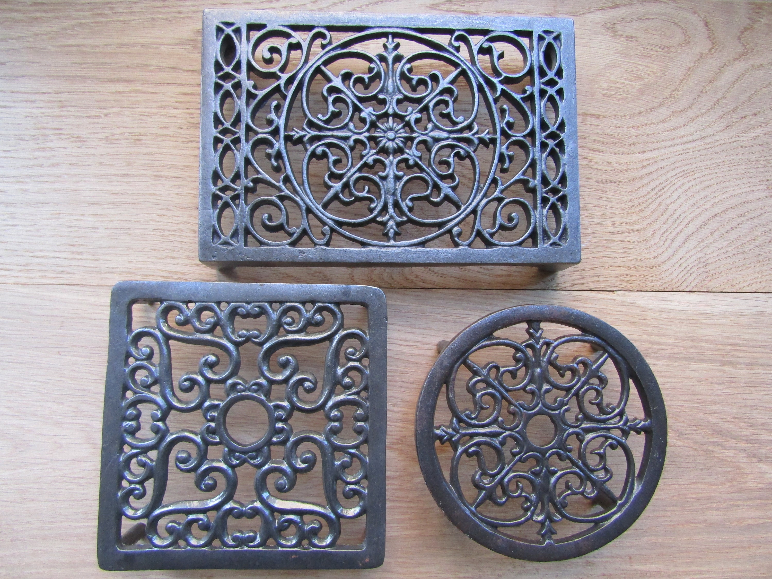 Cast Iron Pot Warmer Trivet - Farmhouse Wares