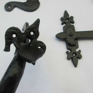 Black Antique CAST IRON LEAF Hinges and 9" Cottage Thumb Latch Vintage