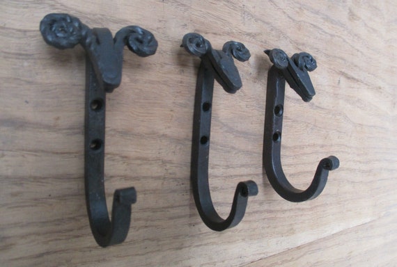 Pack of 3 SHEEP HEAD HANDFORGED Blacksmith Rustic Wrought Iron Hooks  Vintage Old Country Iron Hanging Hooks Cottage Kitchen Hand Forged -   Ireland